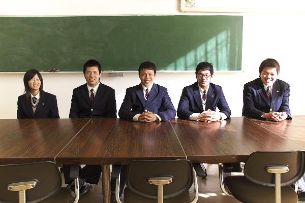 右か田村主将、李副首相、吉田バックスリーダー、角田フォワードリーダー、マネージャ山本さん